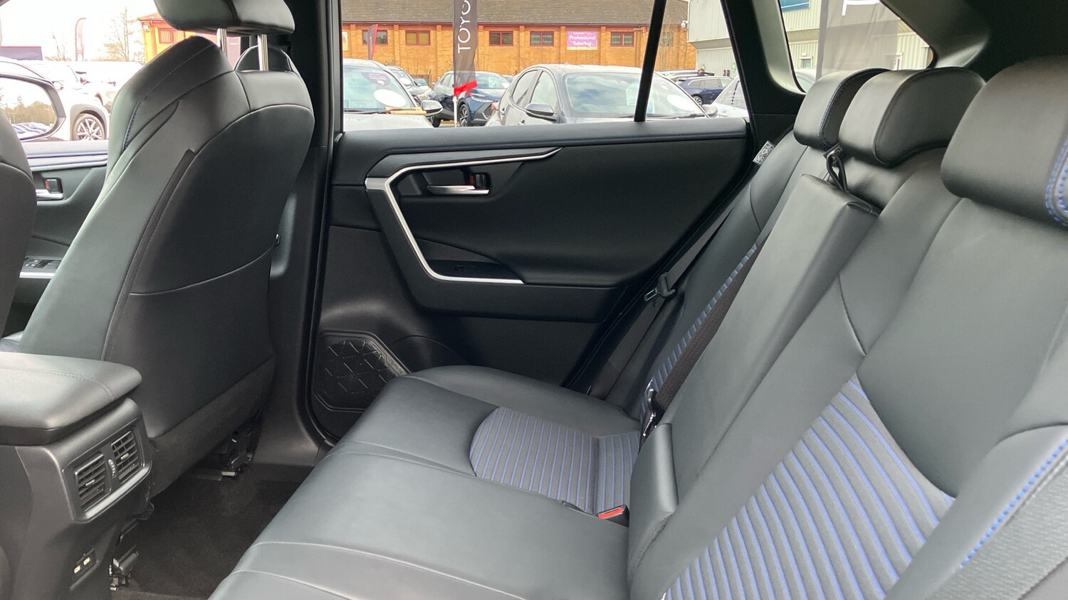 Used Toyota RAV4 2021 for sale - 77569340: Photo 13