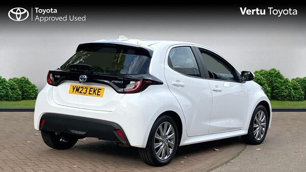 Used Toyota Yaris 2023 for sale - 76157030: Photo 2