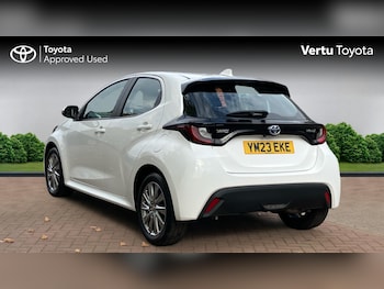 Used Toyota Yaris 2023 for sale - 76157030: Photo 4