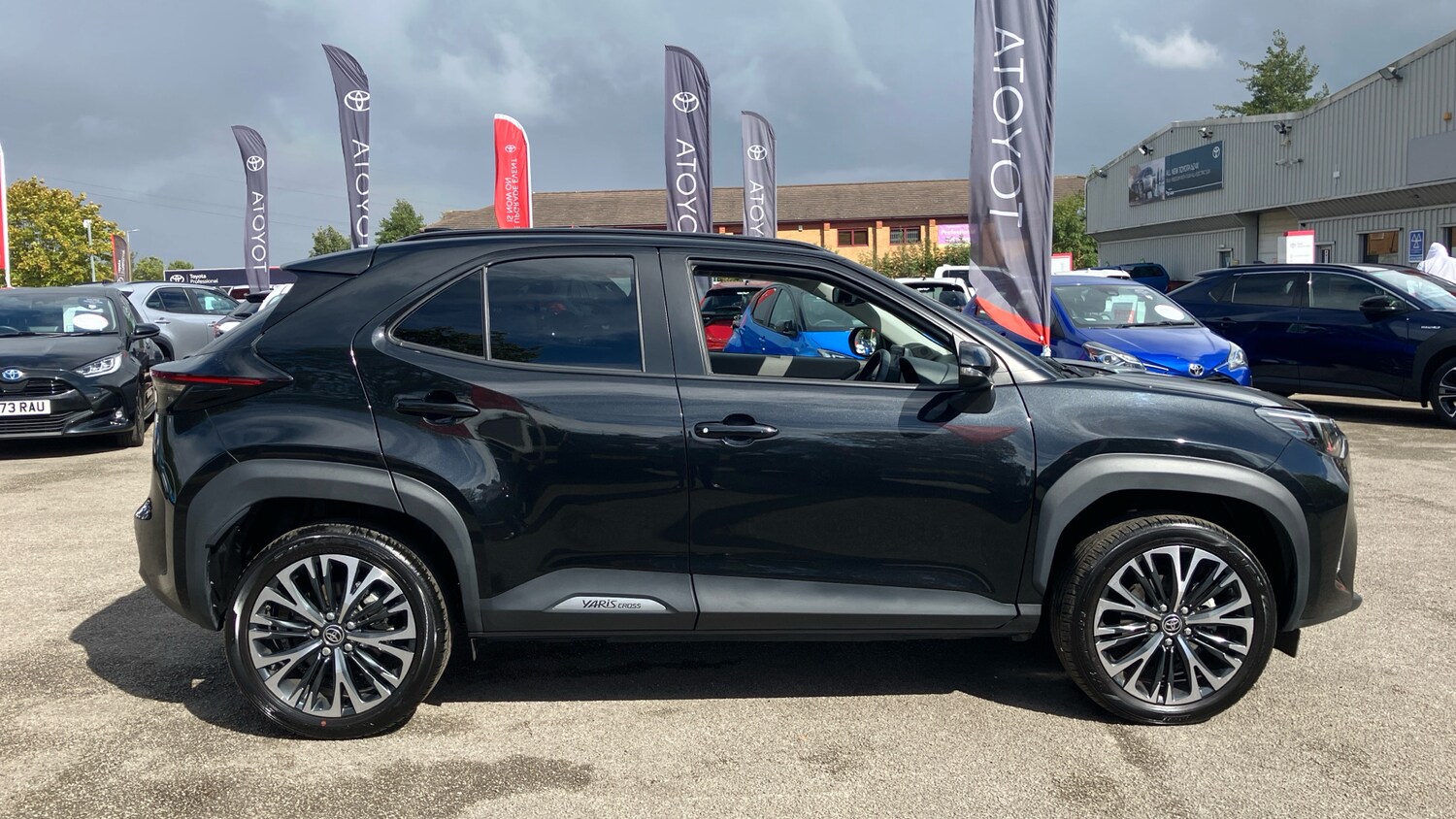 Used Toyota Yaris Cross 2024 for sale - 76384870: Photo 16