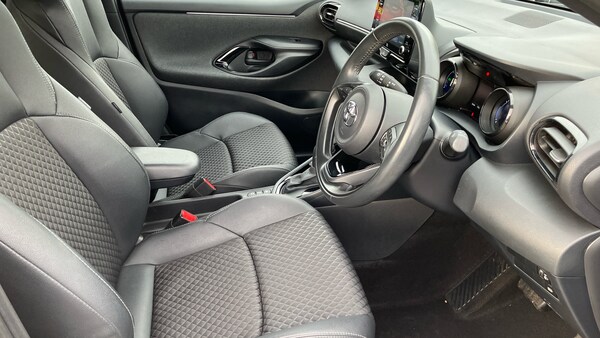 Used Toyota Yaris 2022 for sale - 76329911: Photo 11