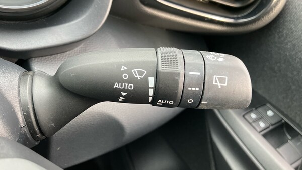 Used Toyota Yaris 2022 for sale - 76329911: Photo 39