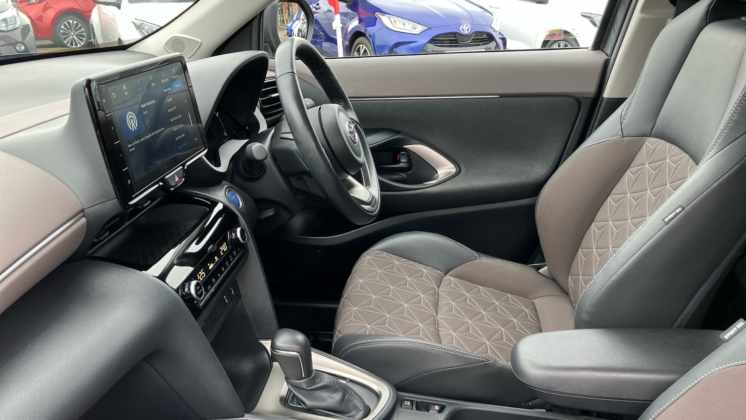 Used Toyota Yaris Cross 2022 for sale - 77965629: Photo 10