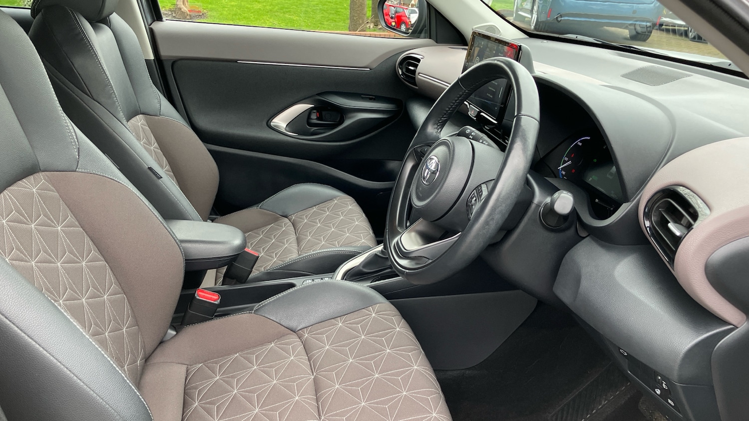 Used Toyota Yaris Cross 2022 for sale - 77965629: Photo 11