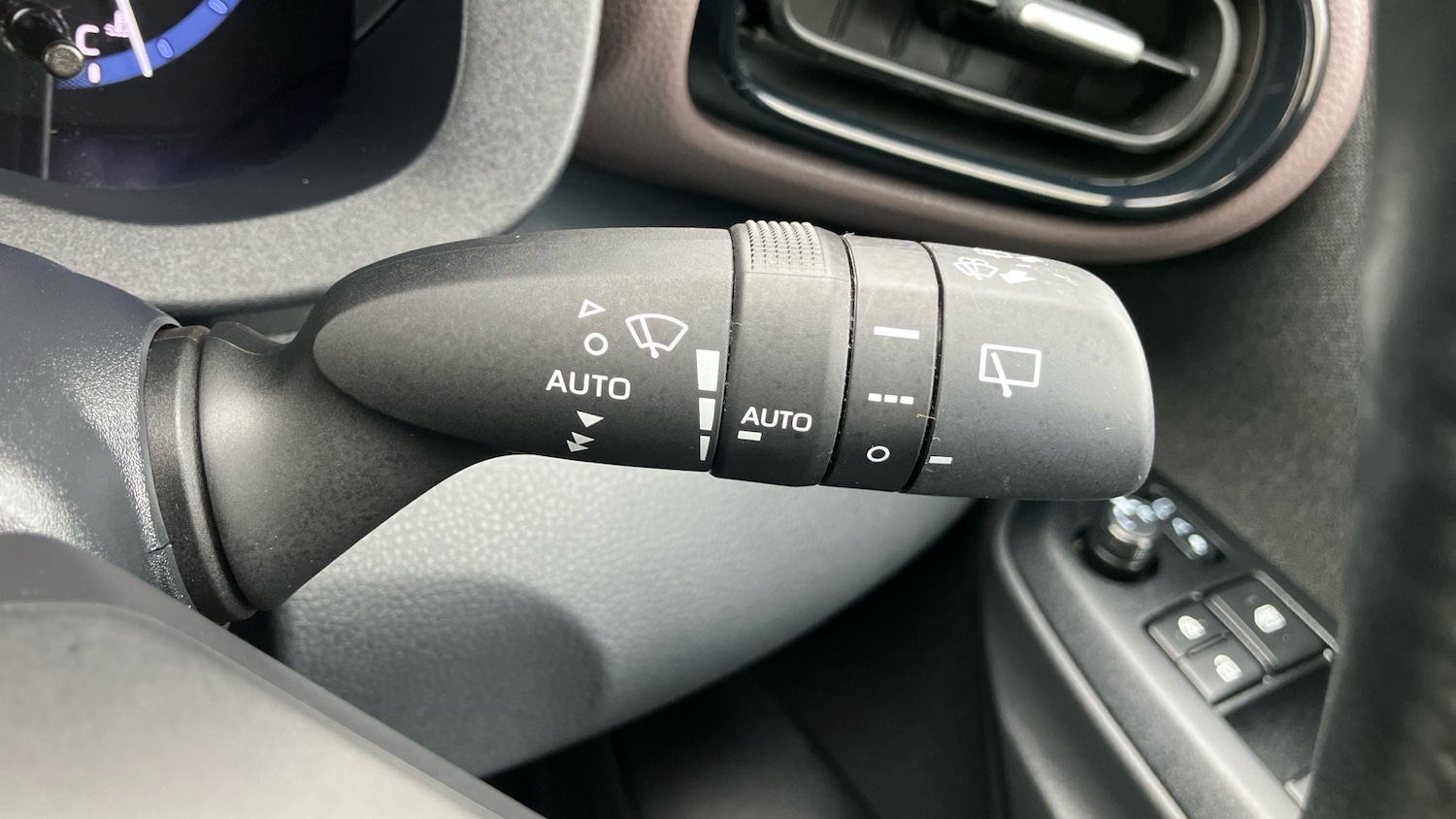 Used Toyota Yaris Cross 2022 for sale - 77965629: Photo 39