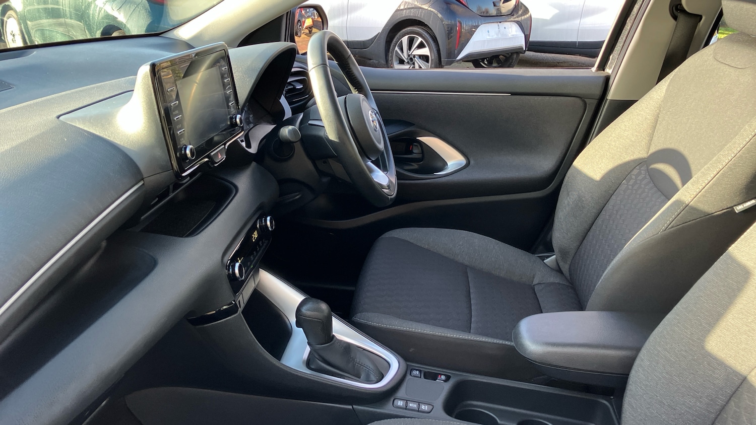 Used Toyota Yaris 2022 for sale - 77326747: Photo 10