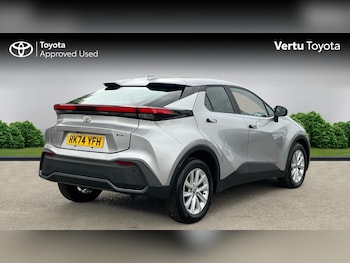 Used Toyota C-HR 2024 for sale - 79430180: Photo