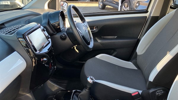 Used Toyota AYGO 2018 for sale - 76234628: Photo 10
