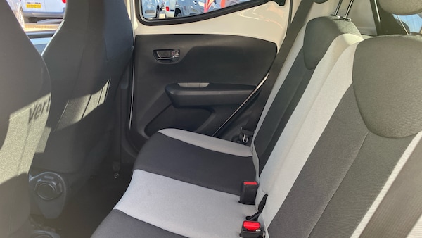 Used Toyota AYGO 2018 for sale - 76234628: Photo 13