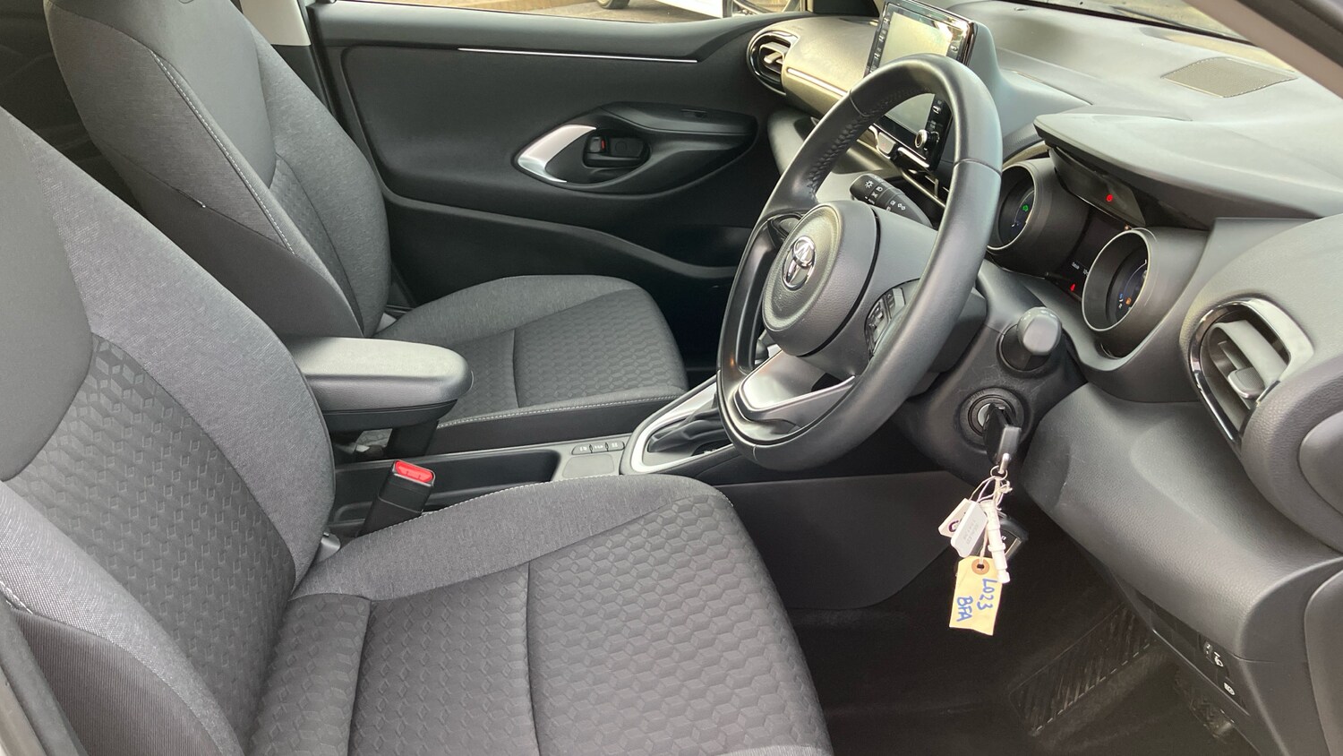 Used Toyota Yaris 2023 for sale - 76402350: Photo 11