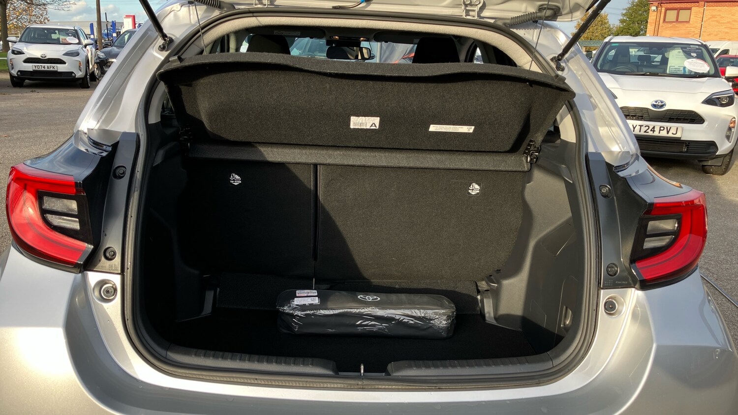 Used Toyota Yaris 2023 for sale - 76402350: Photo 14