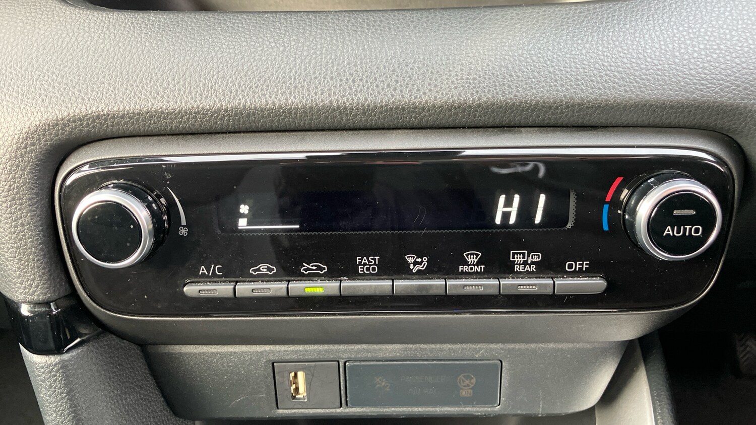 Used Toyota Yaris 2023 for sale - 76402350: Photo 34