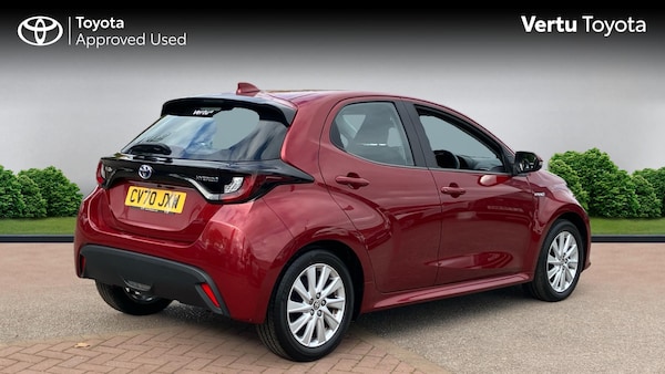 Used Toyota Yaris 2020 for sale - 76219613: Photo 2