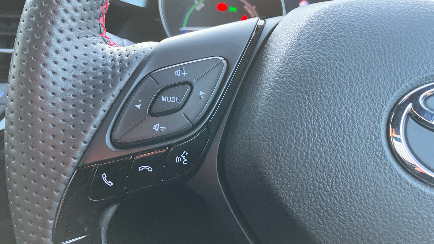 Used Toyota C-HR 2022 for sale - 76709968: Photo 36