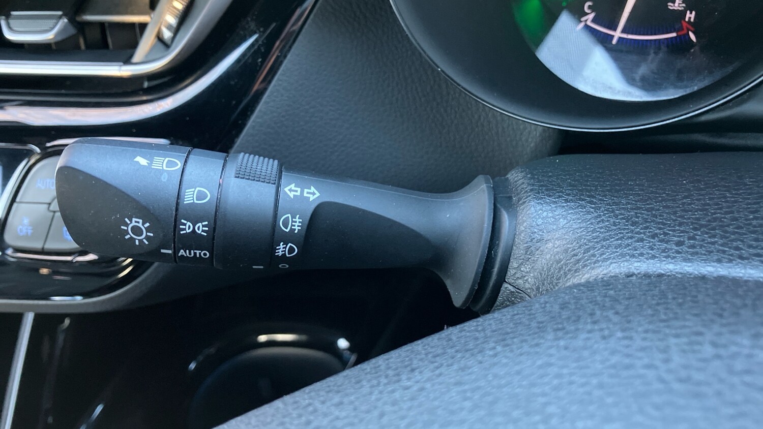 Used Toyota C-HR 2022 for sale - 76709968: Photo 38