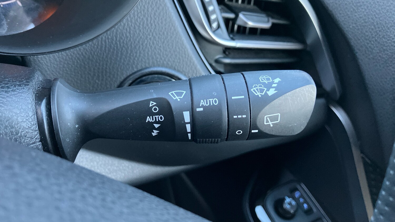 Used Toyota C-HR 2022 for sale - 76709968: Photo 39