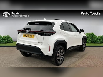 Used Toyota Yaris Cross 2023 for sale - 76302887: Photo 2
