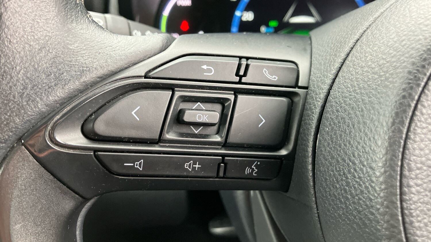 Used Toyota Yaris Cross 2023 for sale - 76302887: Photo 36