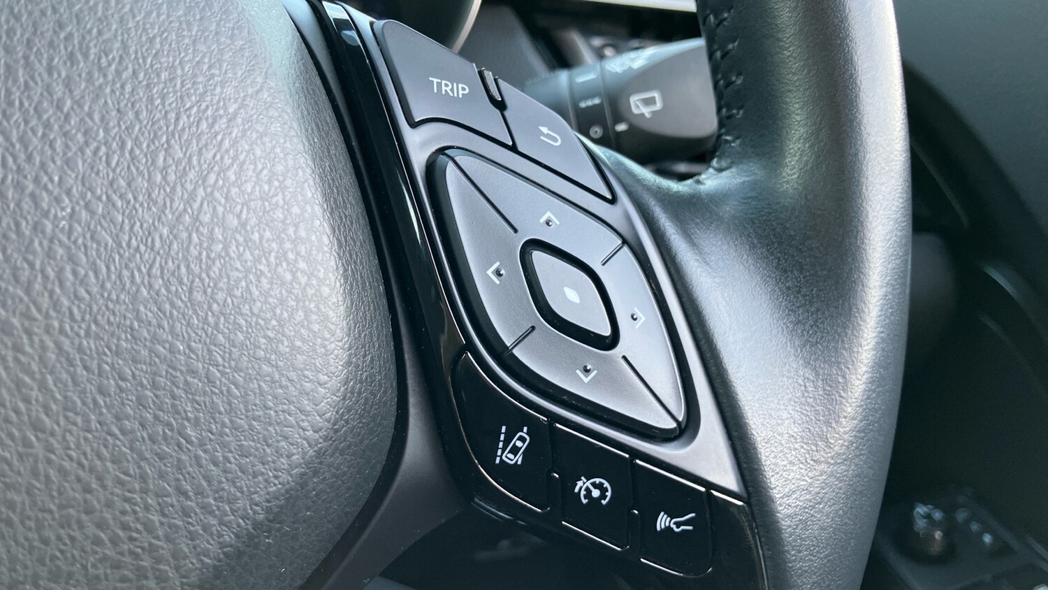 Used Toyota C-HR 2022 for sale - 76693240: Photo 37