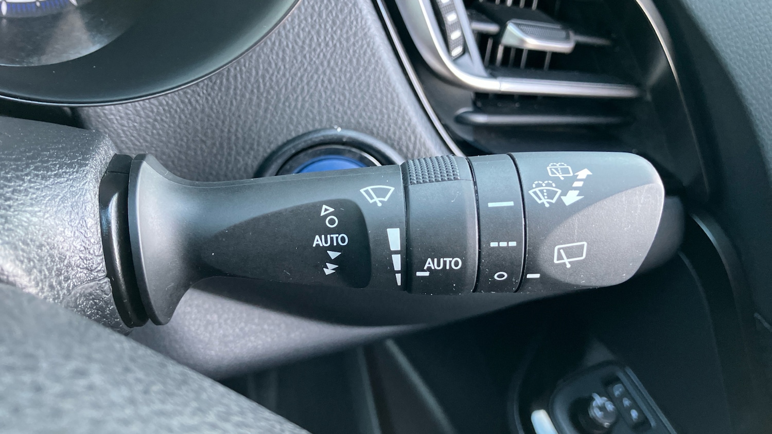 Used Toyota C-HR 2022 for sale - 76693240: Photo 39