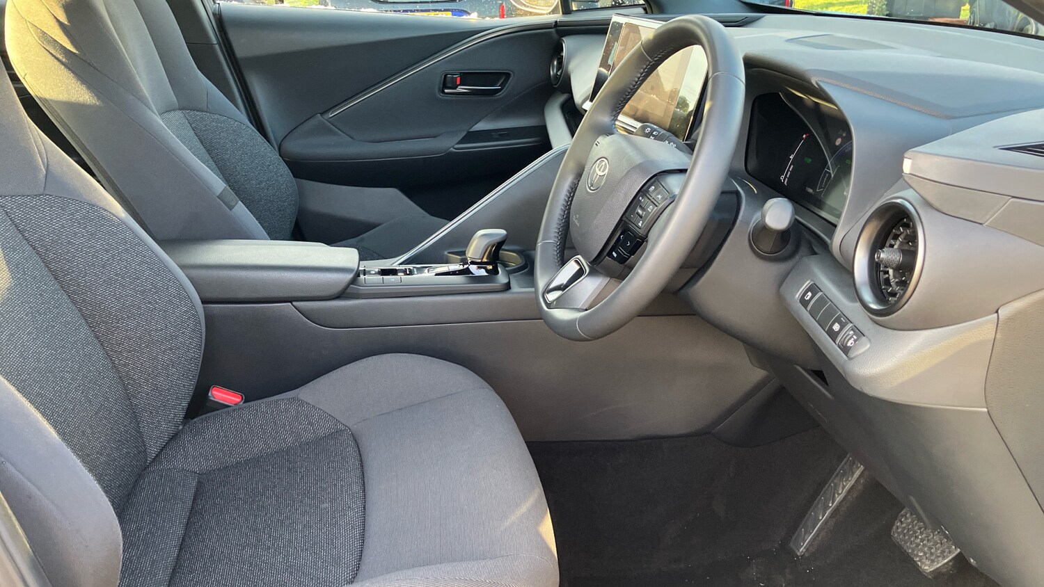 Used Toyota C-HR 2024 for sale - 77578648: Photo 11