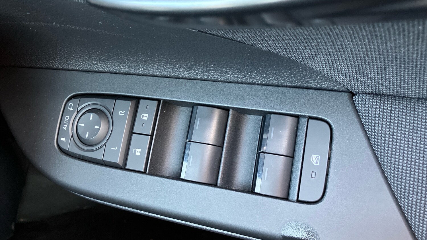 Used Toyota C-HR 2024 for sale - 77578648: Photo 22