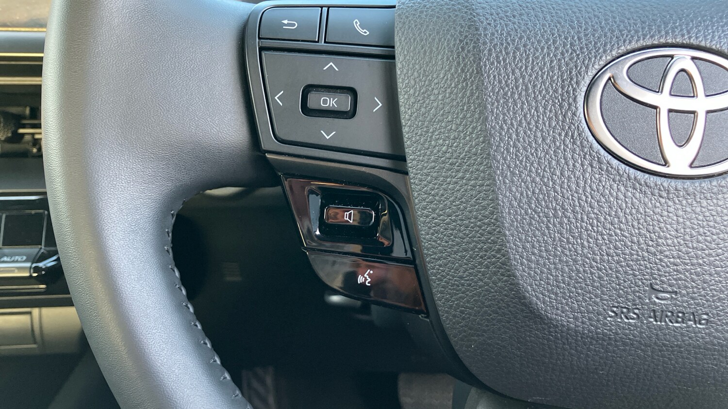 Used Toyota C-HR 2024 for sale - 77578648: Photo 36