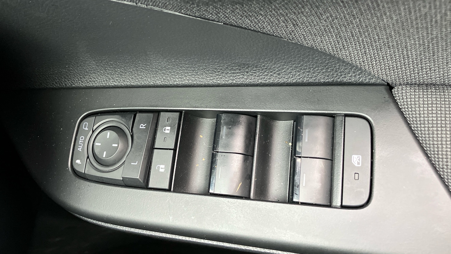 Used Toyota C-HR 2025 for sale - 77171102: Photo 22