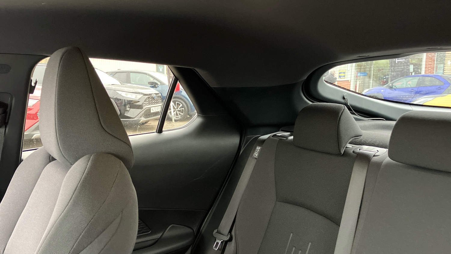 Used Toyota C-HR 2025 for sale - 77171102: Photo 24