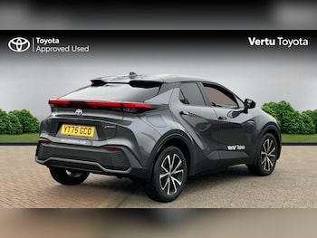 Used Toyota C-HR 2025 for sale - 77171102: Photo