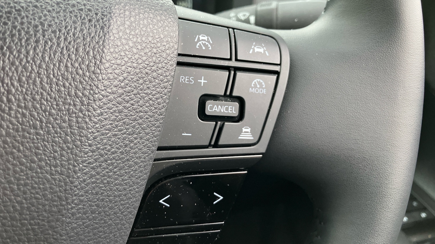 Used Toyota C-HR 2025 for sale - 77171102: Photo 37