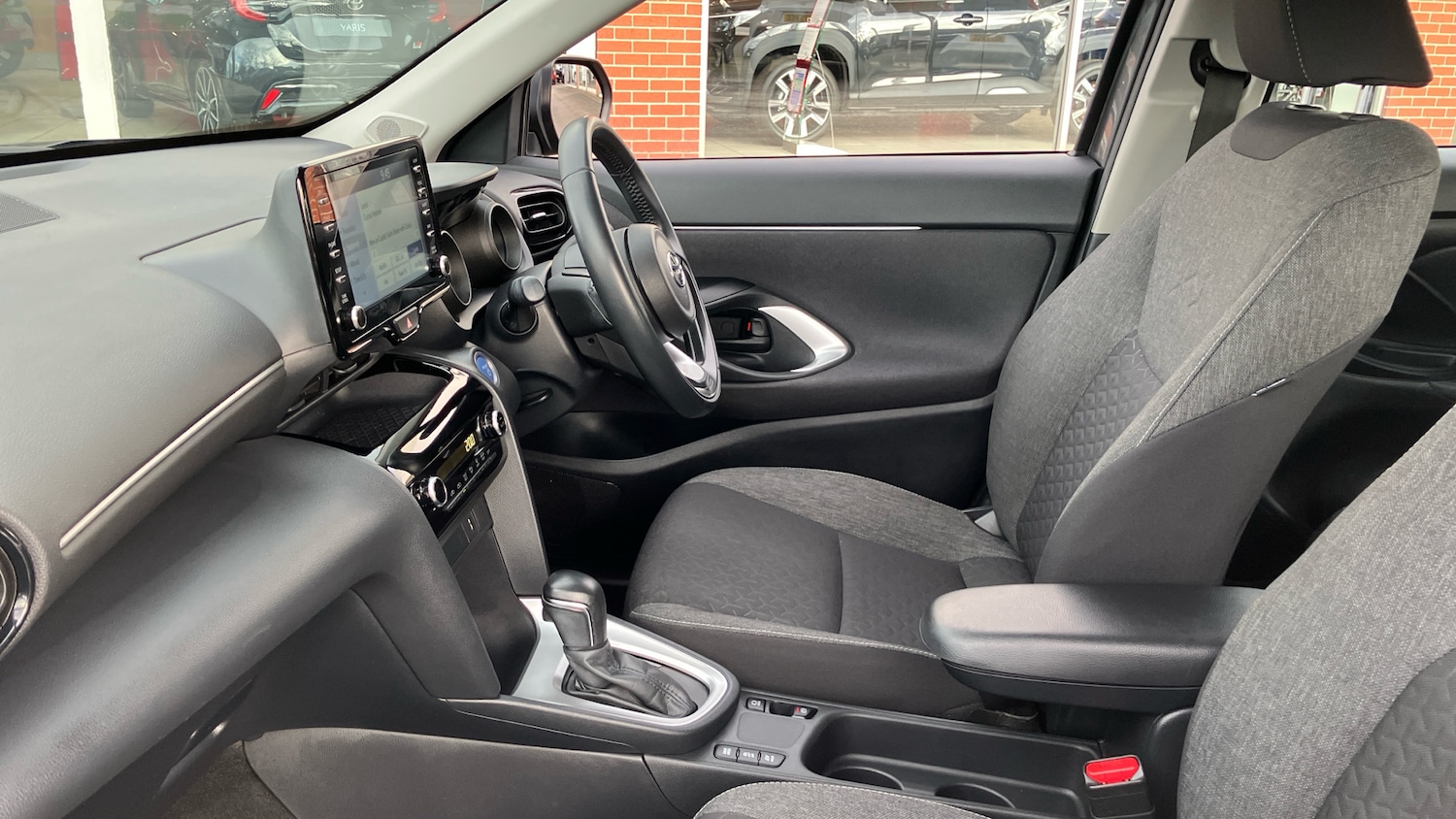 Used Toyota Yaris Cross 2022 for sale - 76736400: Photo 10