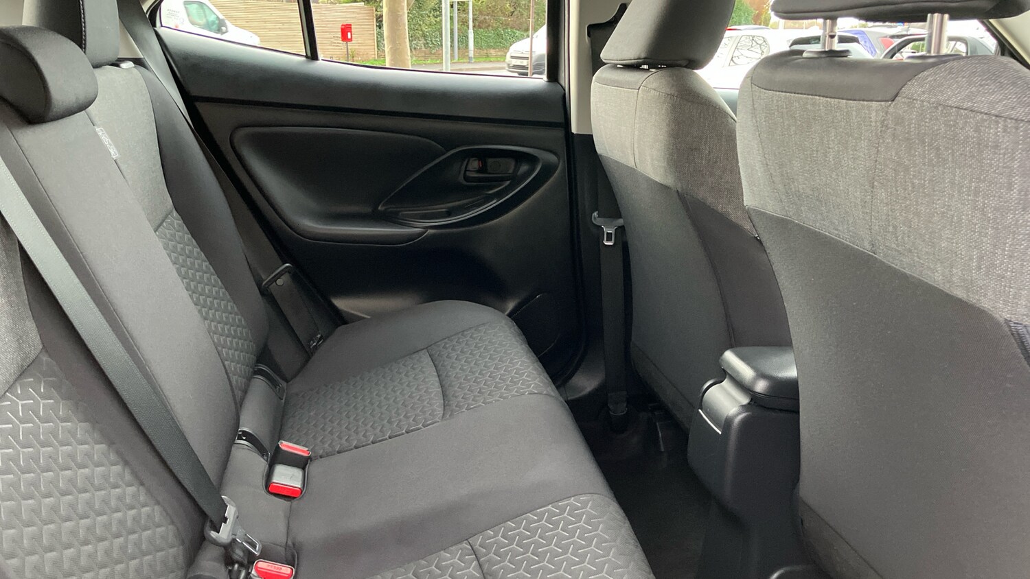 Used Toyota Yaris Cross 2022 for sale - 76736400: Photo 12