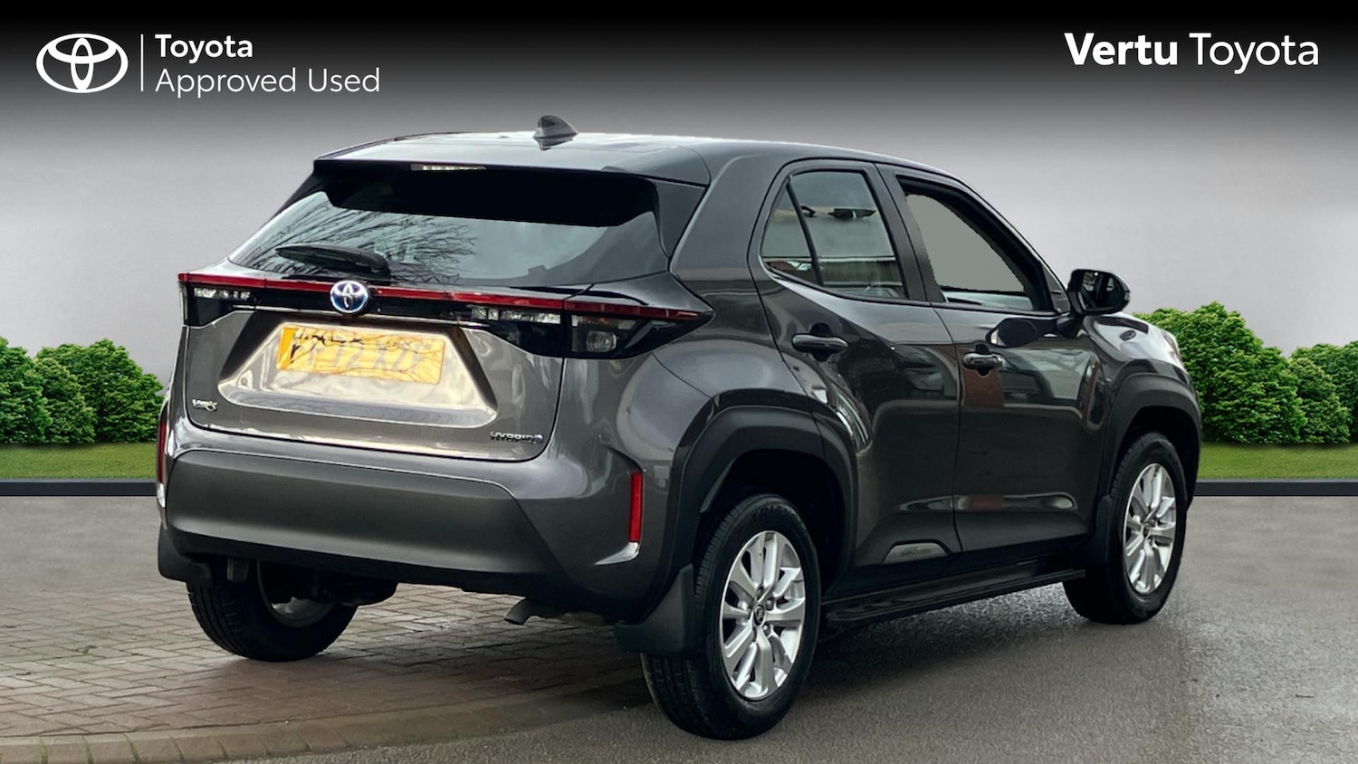 Used Toyota Yaris Cross 2022 for sale - 76736400: Photo 2