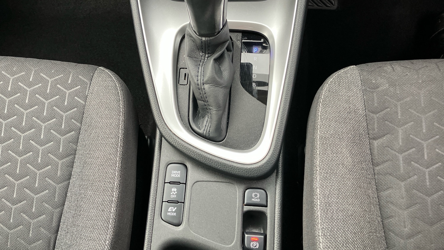 Used Toyota Yaris Cross 2022 for sale - 76736400: Photo 35