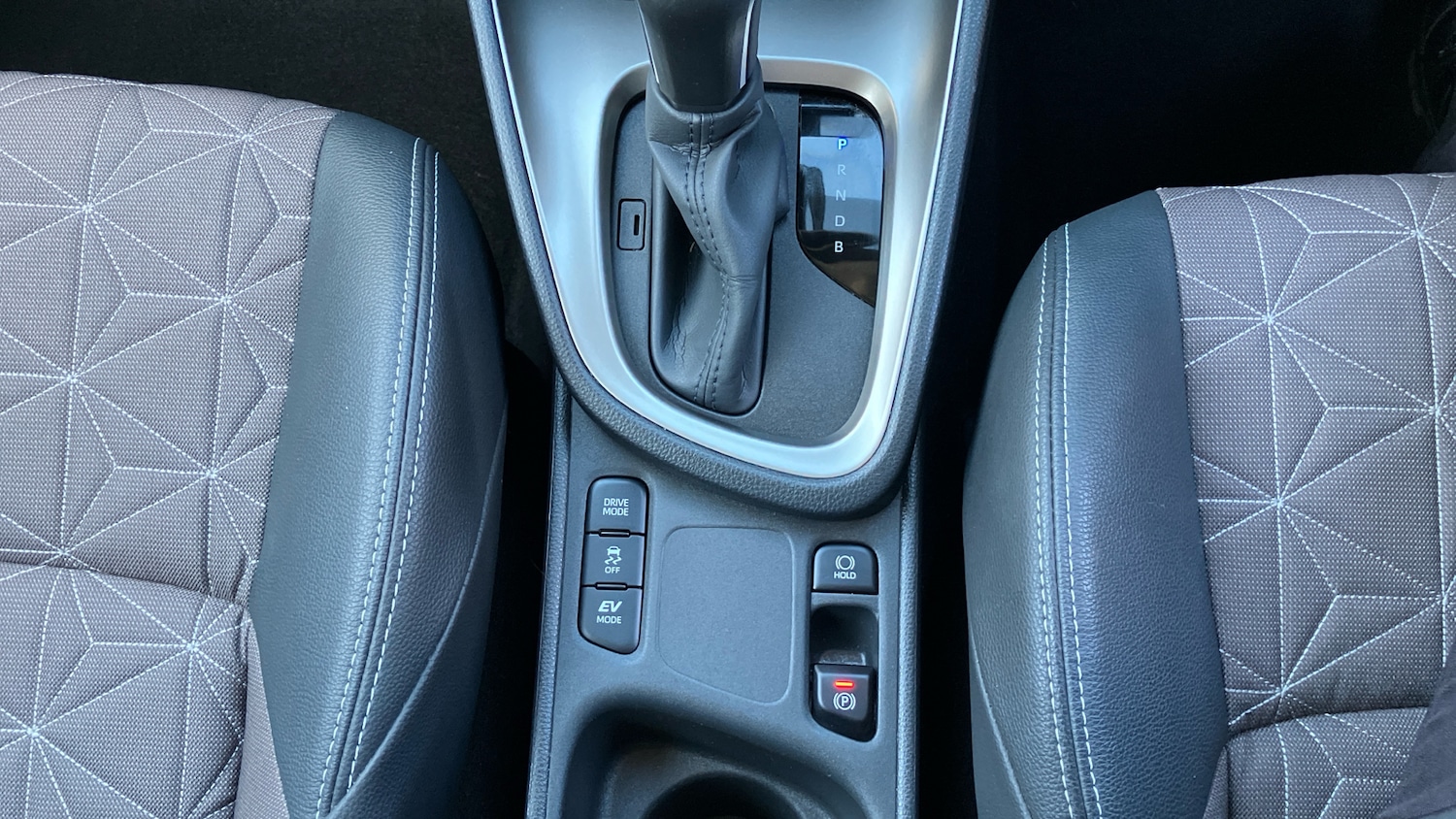 Used Toyota Yaris Cross 2023 for sale - 76354897: Photo 35