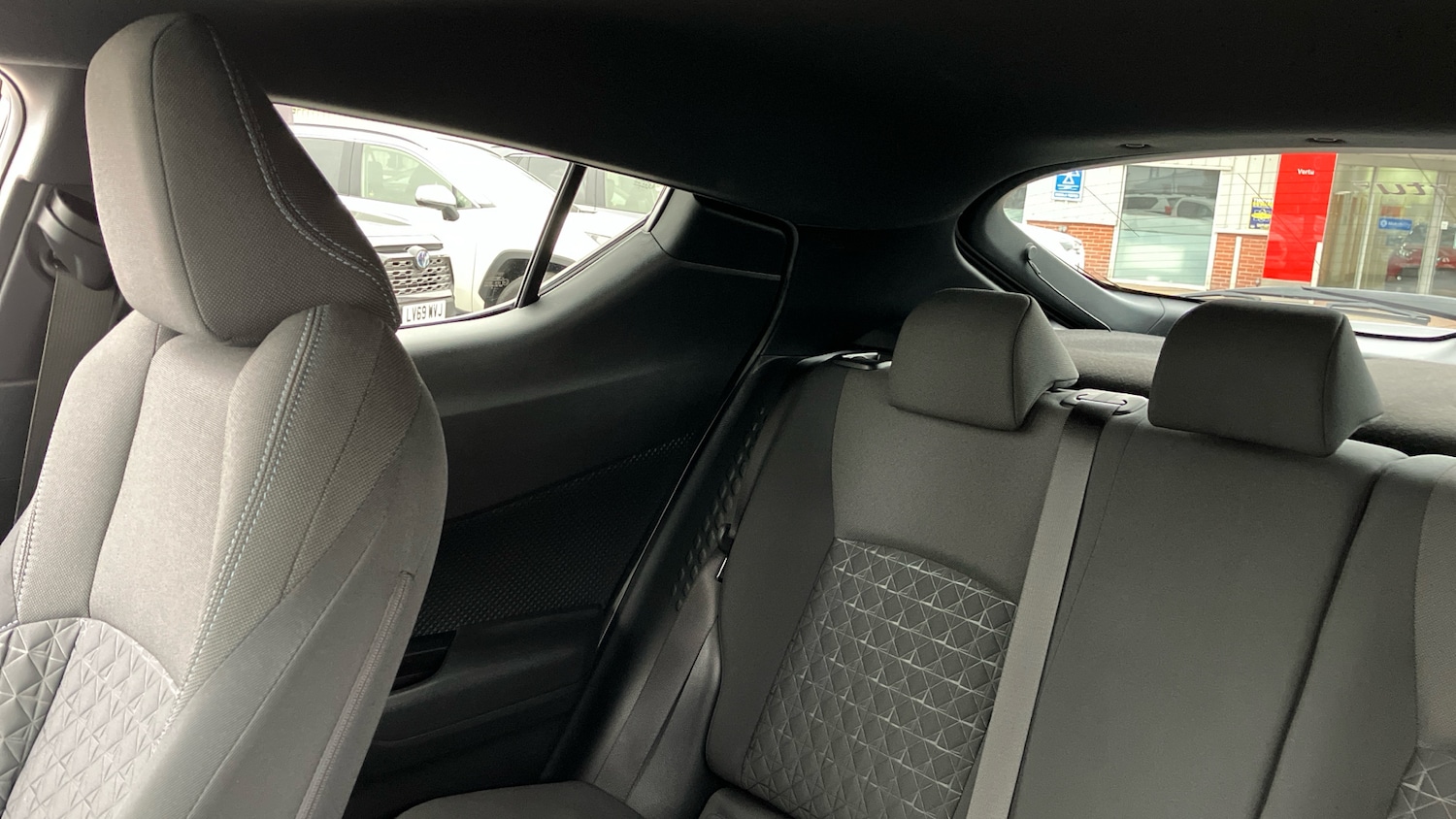 Used Toyota C-HR 2020 for sale - 76321692: Photo 24