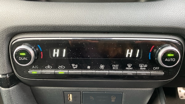 Used Toyota Yaris 2023 for sale - 76274366: Photo 34