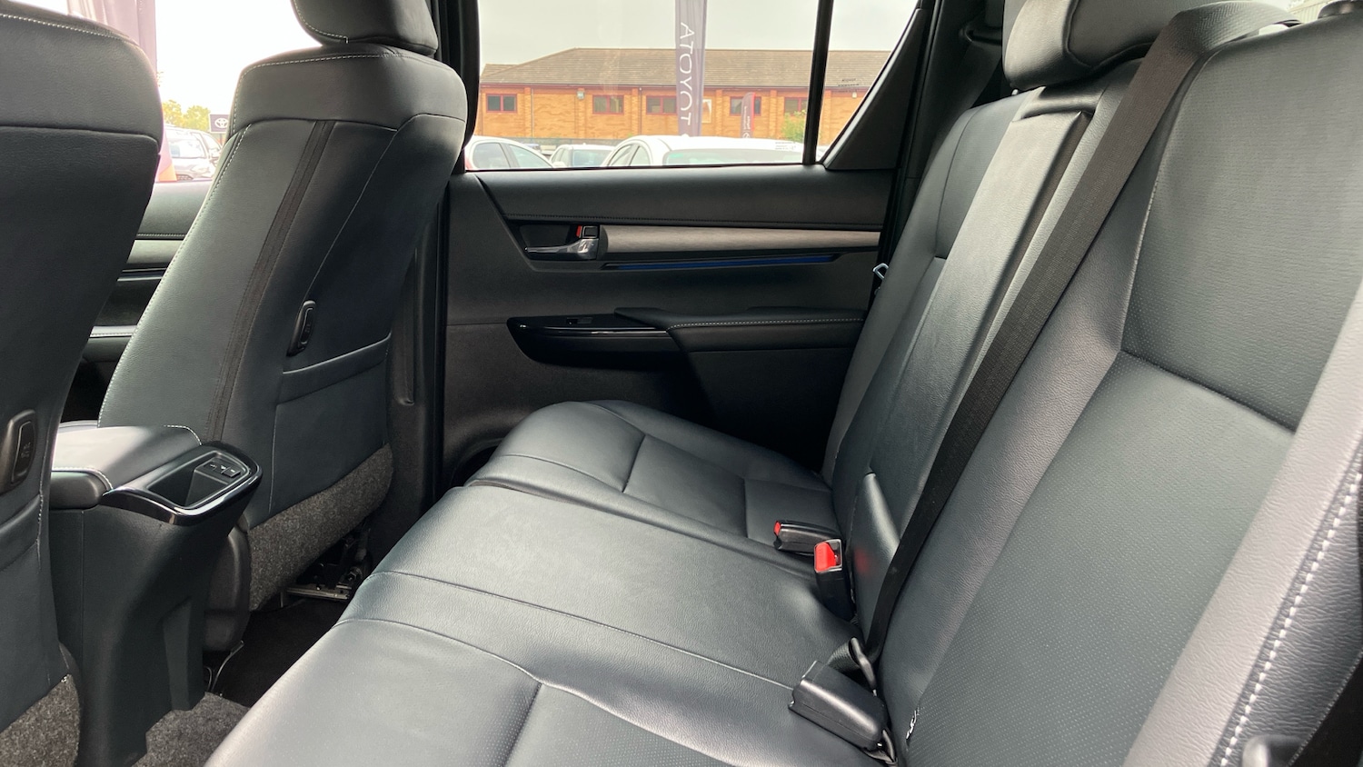 Used Toyota Hilux 2025 for sale - 77409351: Photo 13