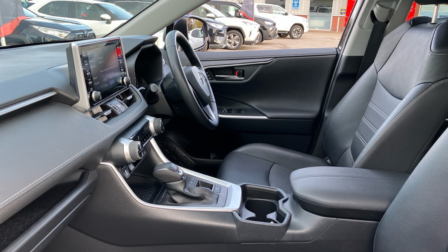 Used Toyota RAV4 2022 for sale - 76299719: Photo 10