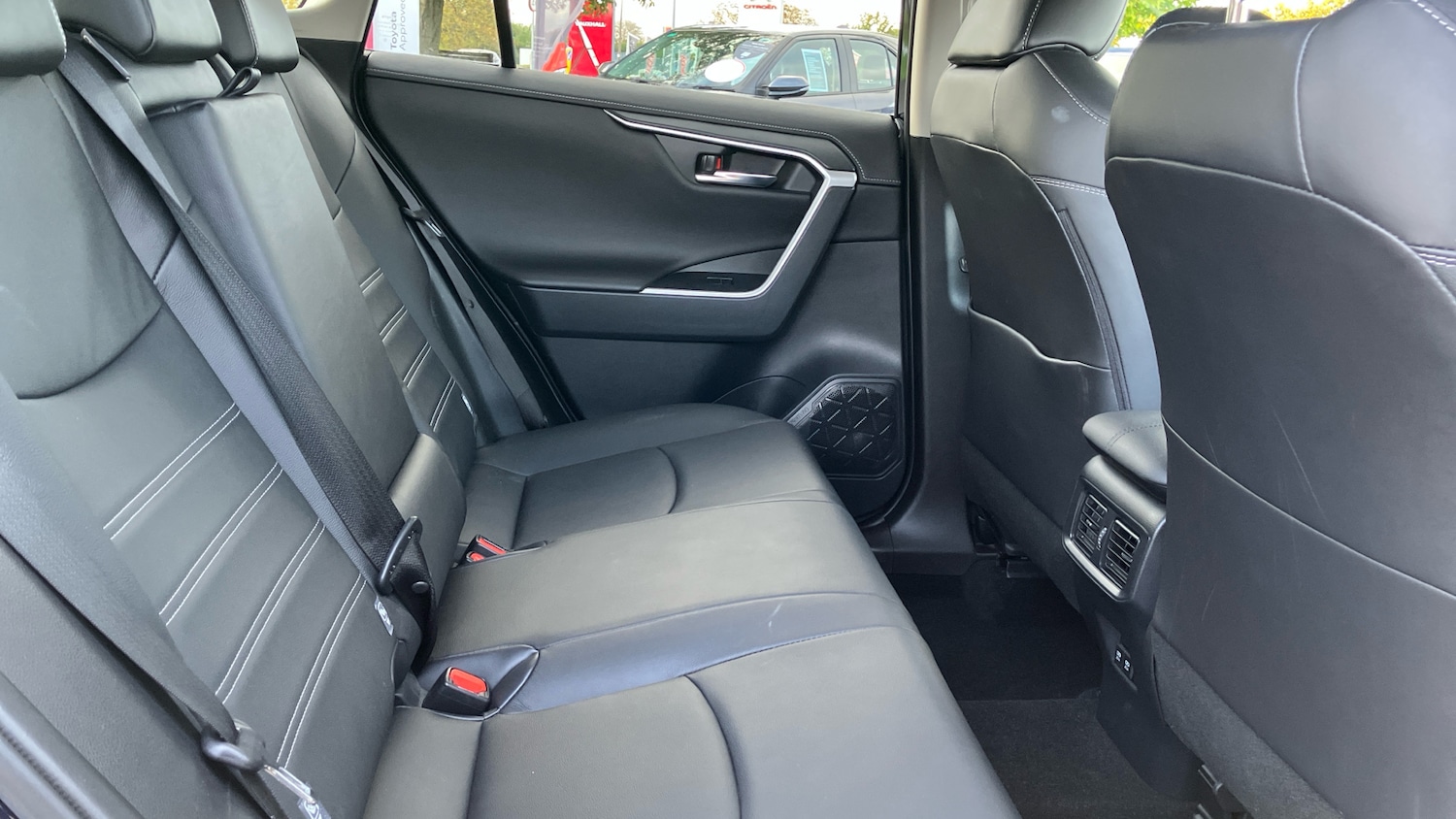 Used Toyota RAV4 2022 for sale - 76299719: Photo 12