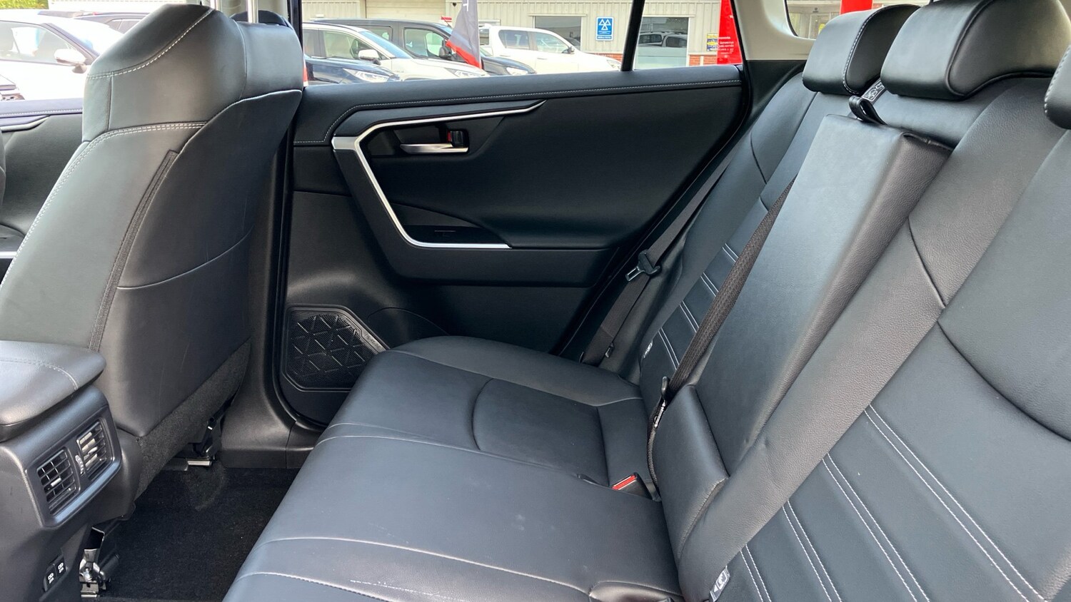Used Toyota RAV4 2022 for sale - 76299719: Photo 13