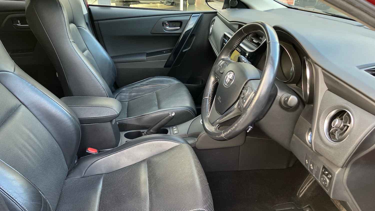 Used Toyota Auris 2017 for sale - 77354264: Photo 11