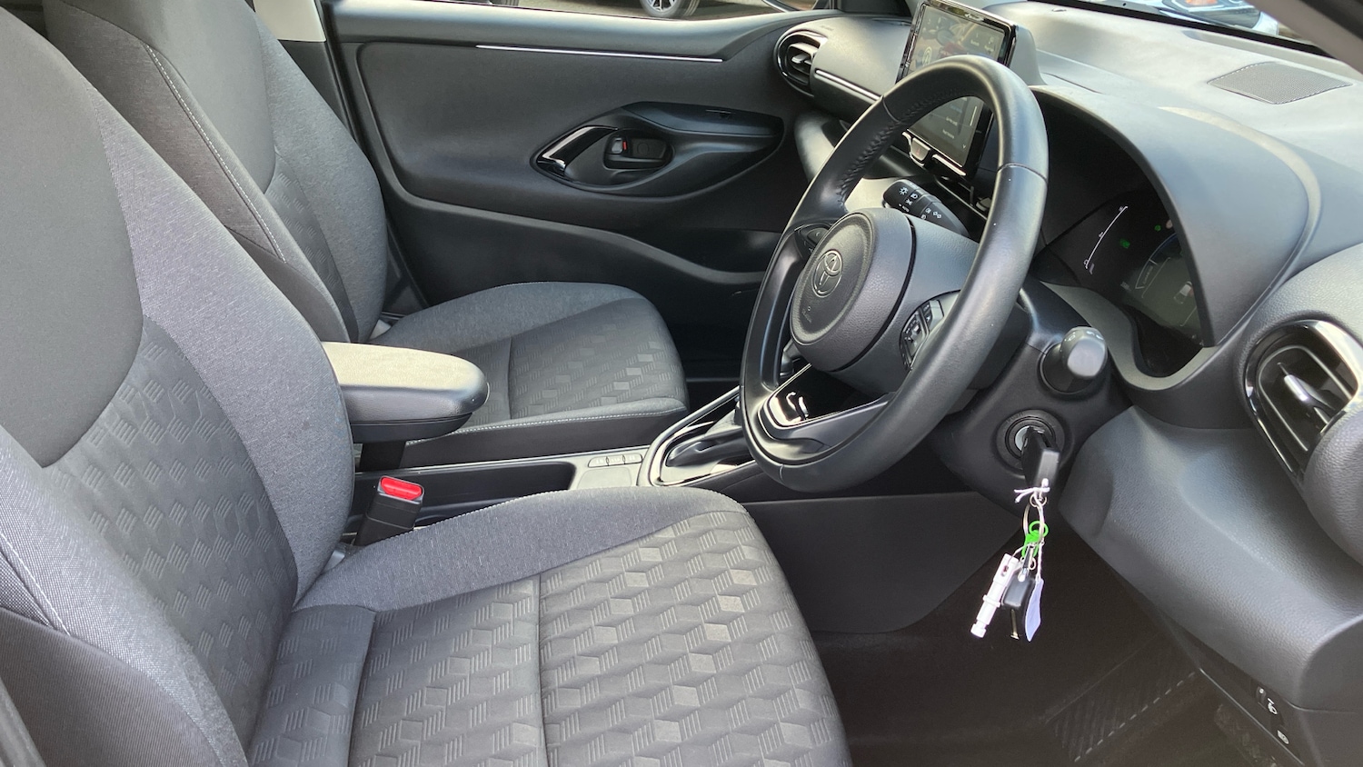 Used Toyota Yaris 2024 for sale - 76171698: Photo 11