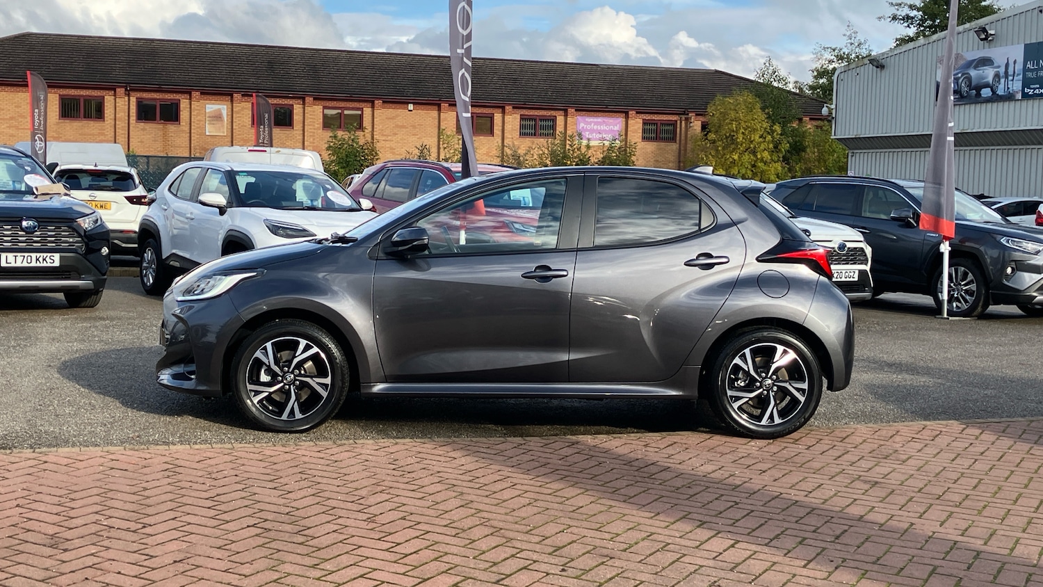 Used Toyota Yaris 2024 for sale - 76171698: Photo 17