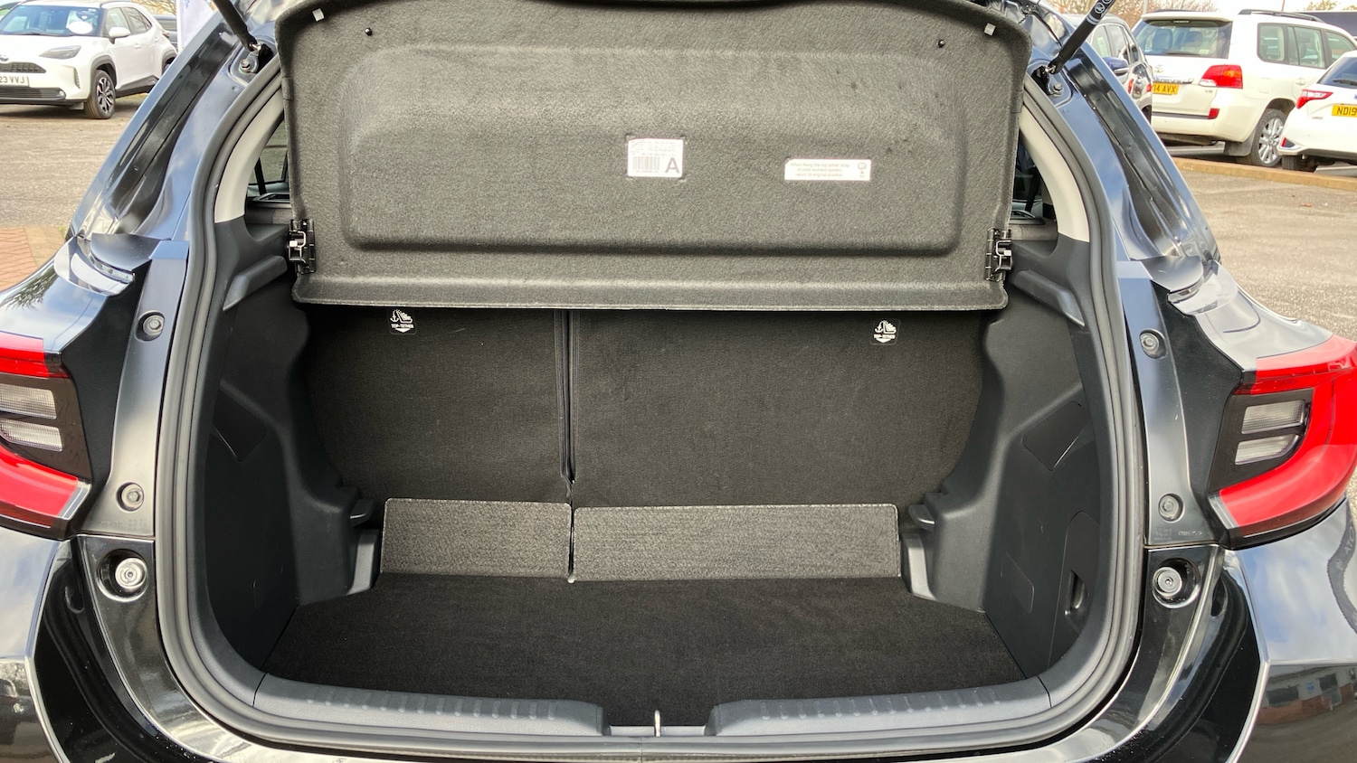 Used Toyota Yaris 2023 for sale - 76427798: Photo 14