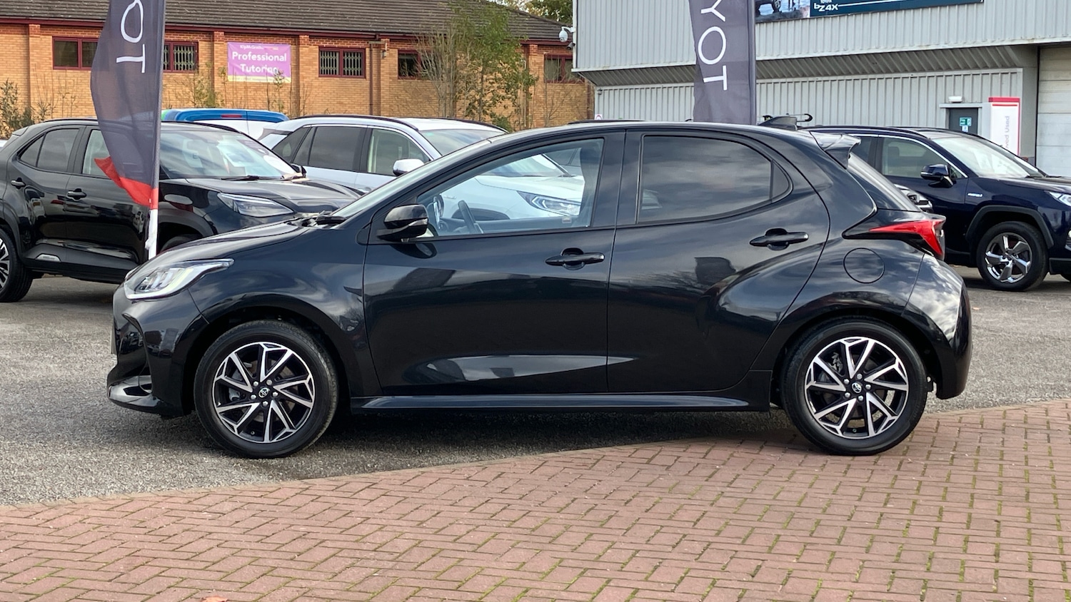 Used Toyota Yaris 2023 for sale - 76427798: Photo 17