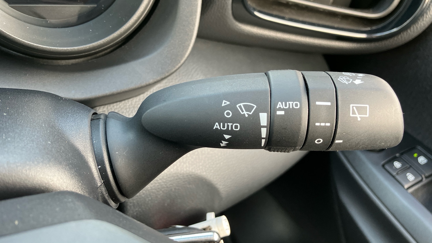 Used Toyota Yaris 2023 for sale - 76427798: Photo 39