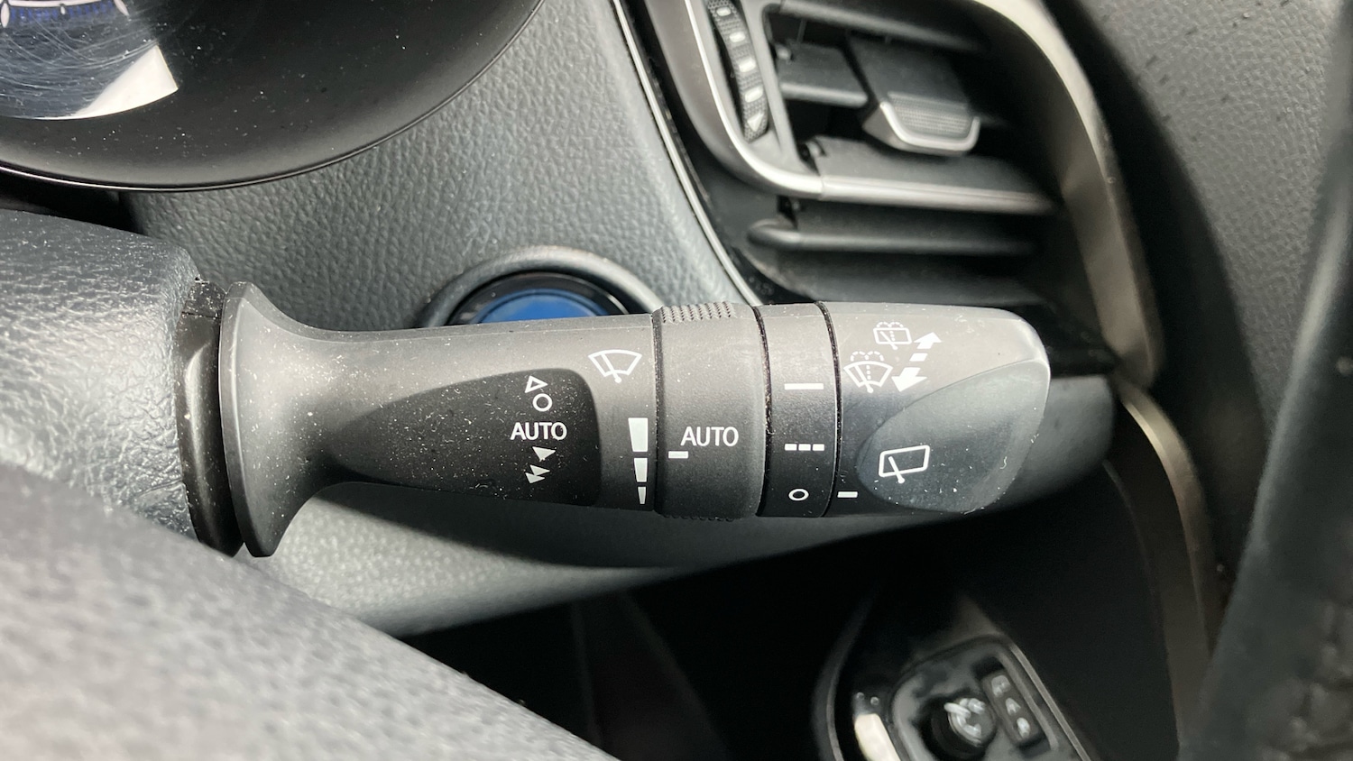 Used Toyota C-HR 2019 for sale - 76736396: Photo 39