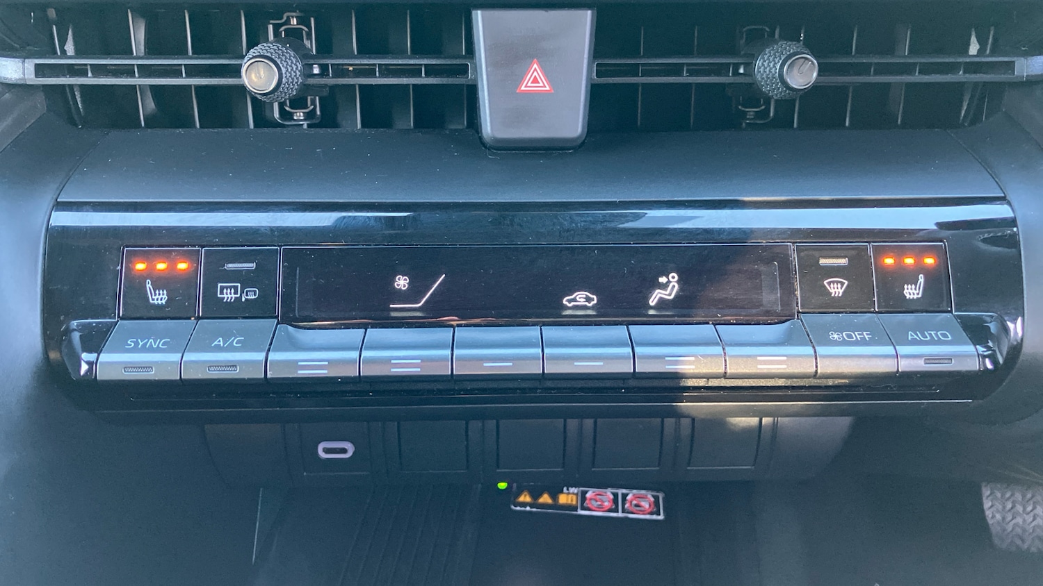 Used Toyota C-HR 2024 for sale - 77077224: Photo 33